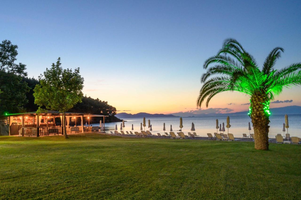 Komitsa Luxury Apartments Nea Roda Dış mekan fotoğraf