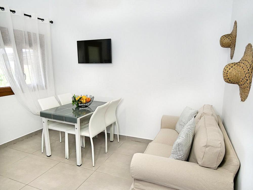 Komitsa Luxury Apartments Nea Roda Oda fotoğraf