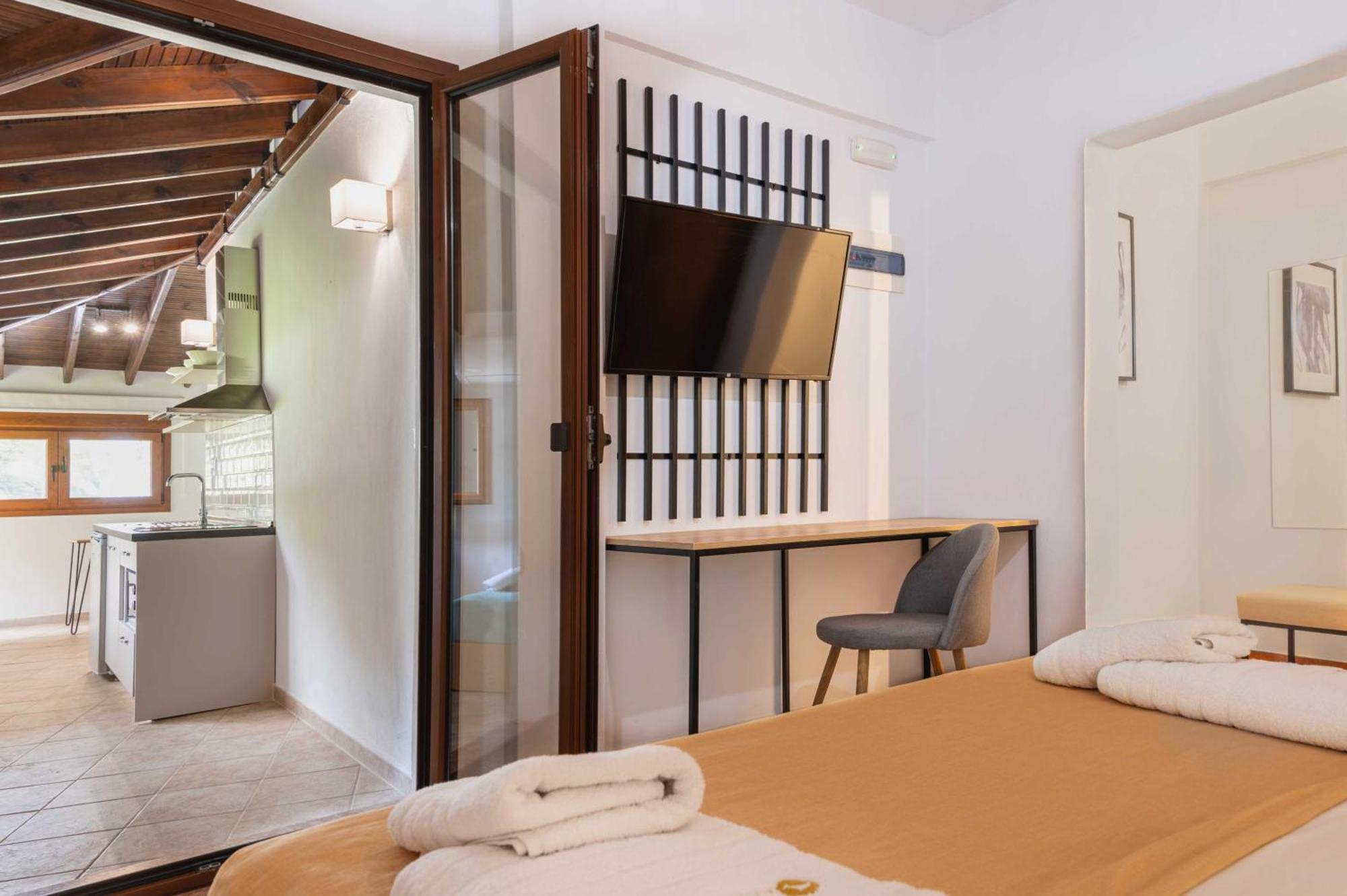 Komitsa Luxury Apartments Nea Roda Oda fotoğraf