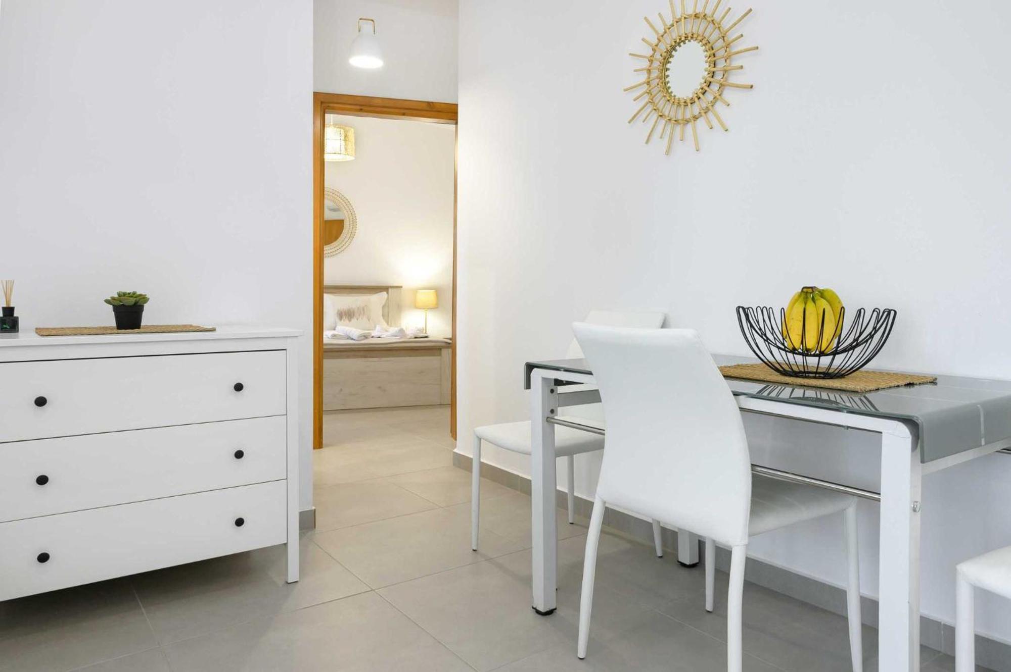 Komitsa Luxury Apartments Nea Roda Oda fotoğraf