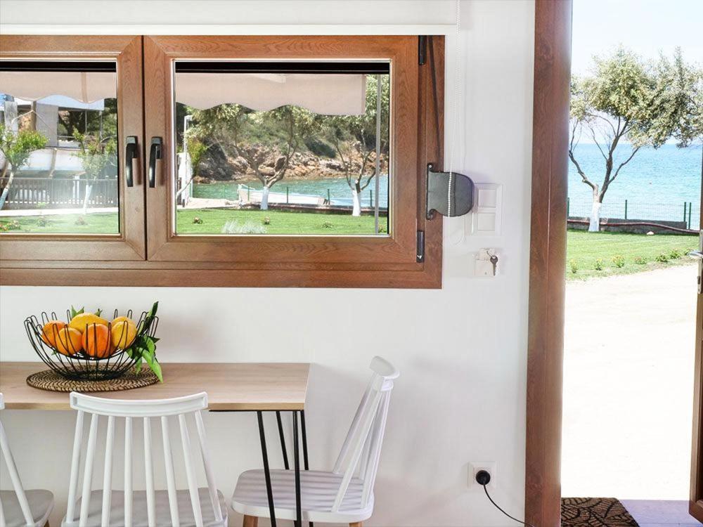 Komitsa Luxury Apartments Nea Roda Dış mekan fotoğraf