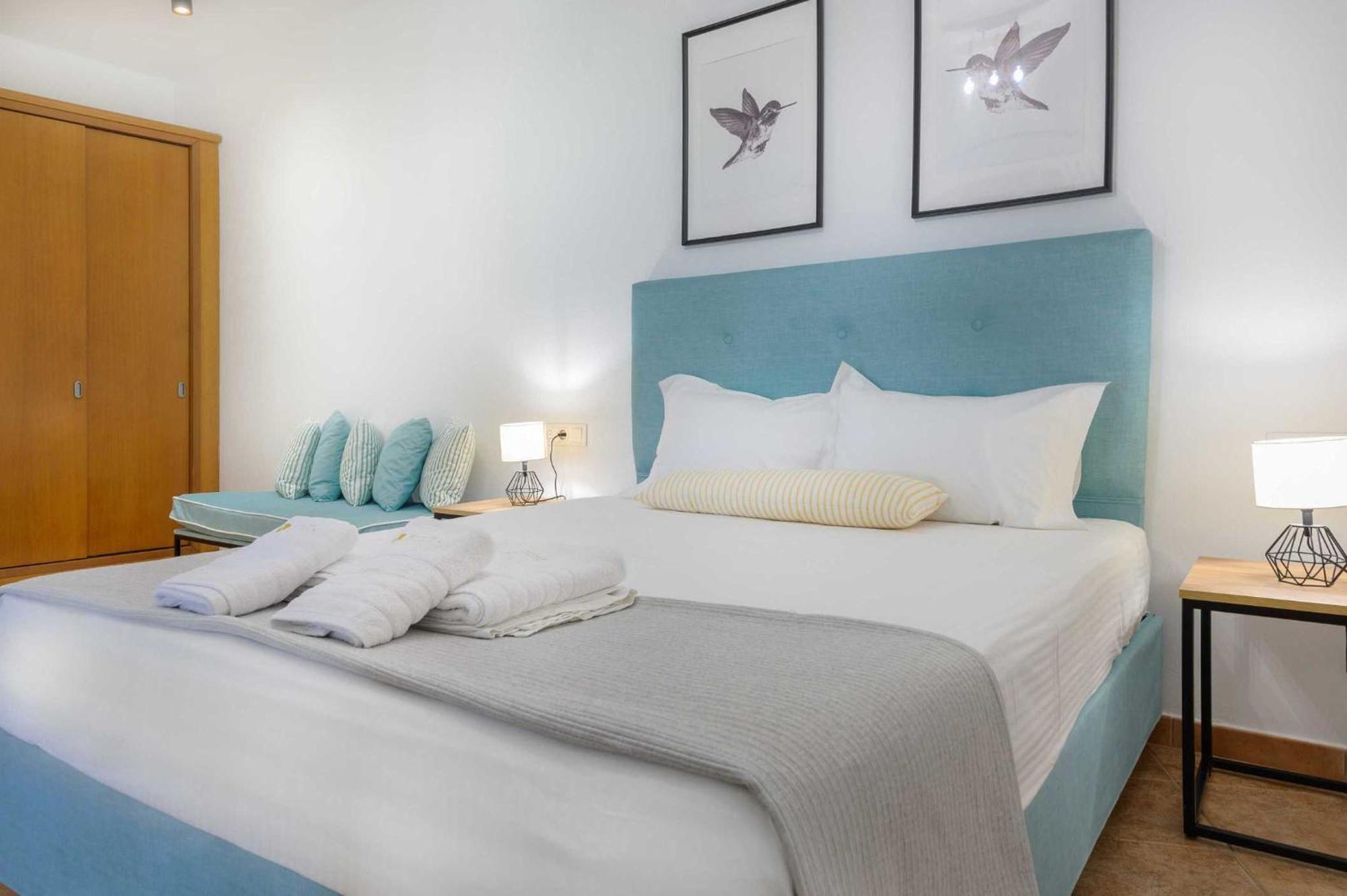 Komitsa Luxury Apartments Nea Roda Oda fotoğraf