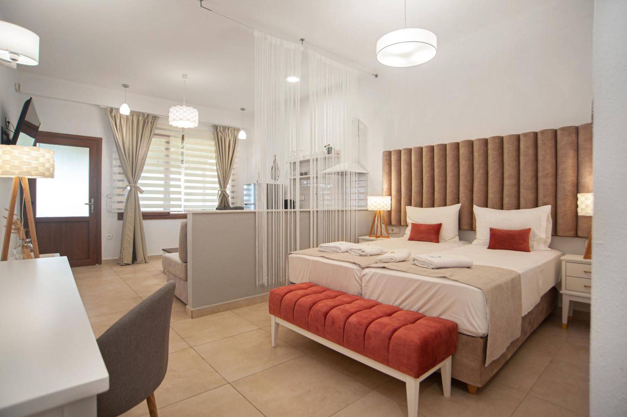 Komitsa Luxury Apartments Nea Roda Dış mekan fotoğraf