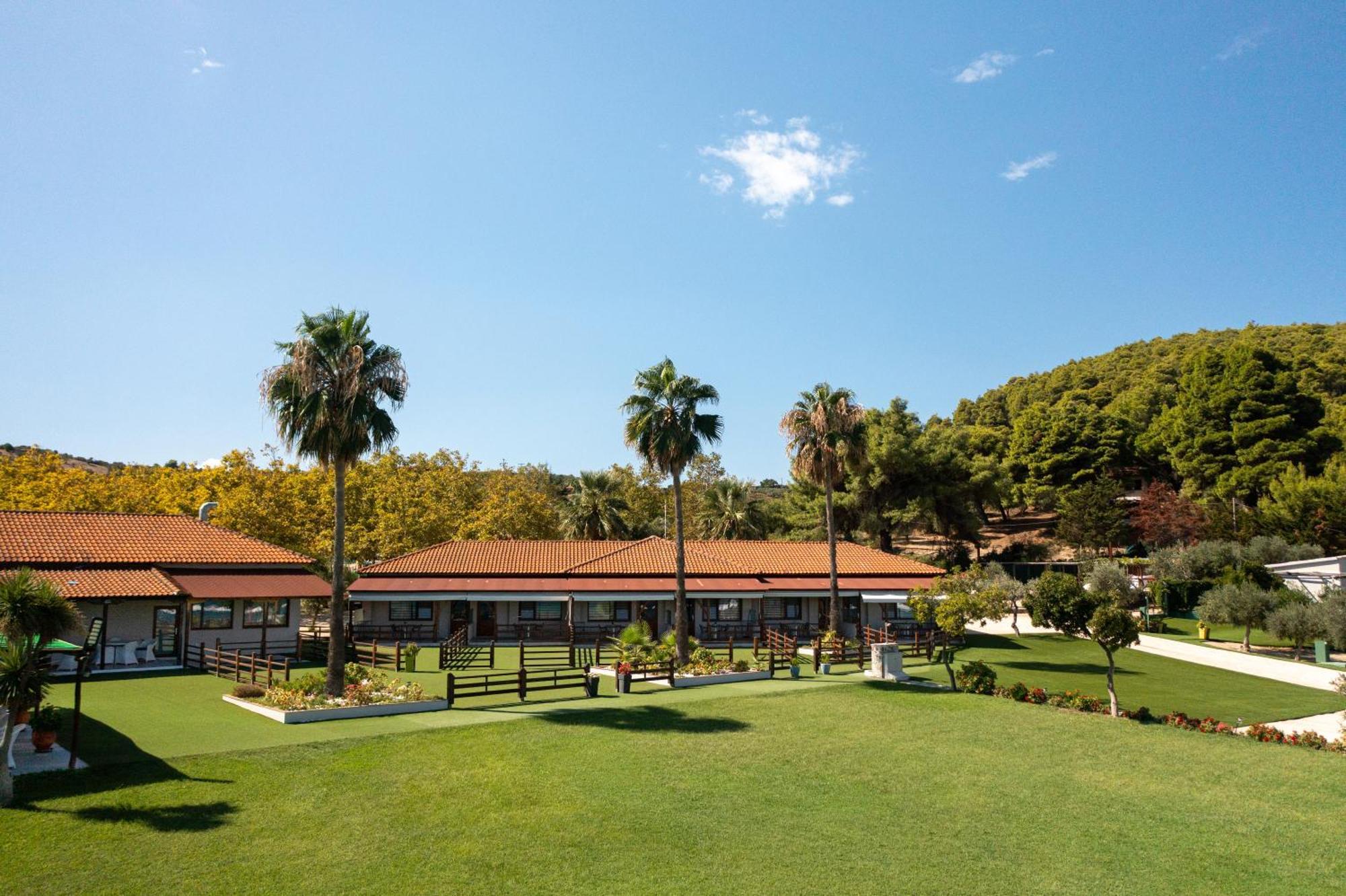 Komitsa Luxury Apartments Nea Roda Dış mekan fotoğraf
