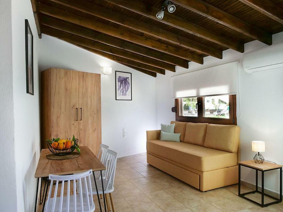 Komitsa Luxury Apartments Nea Roda Dış mekan fotoğraf