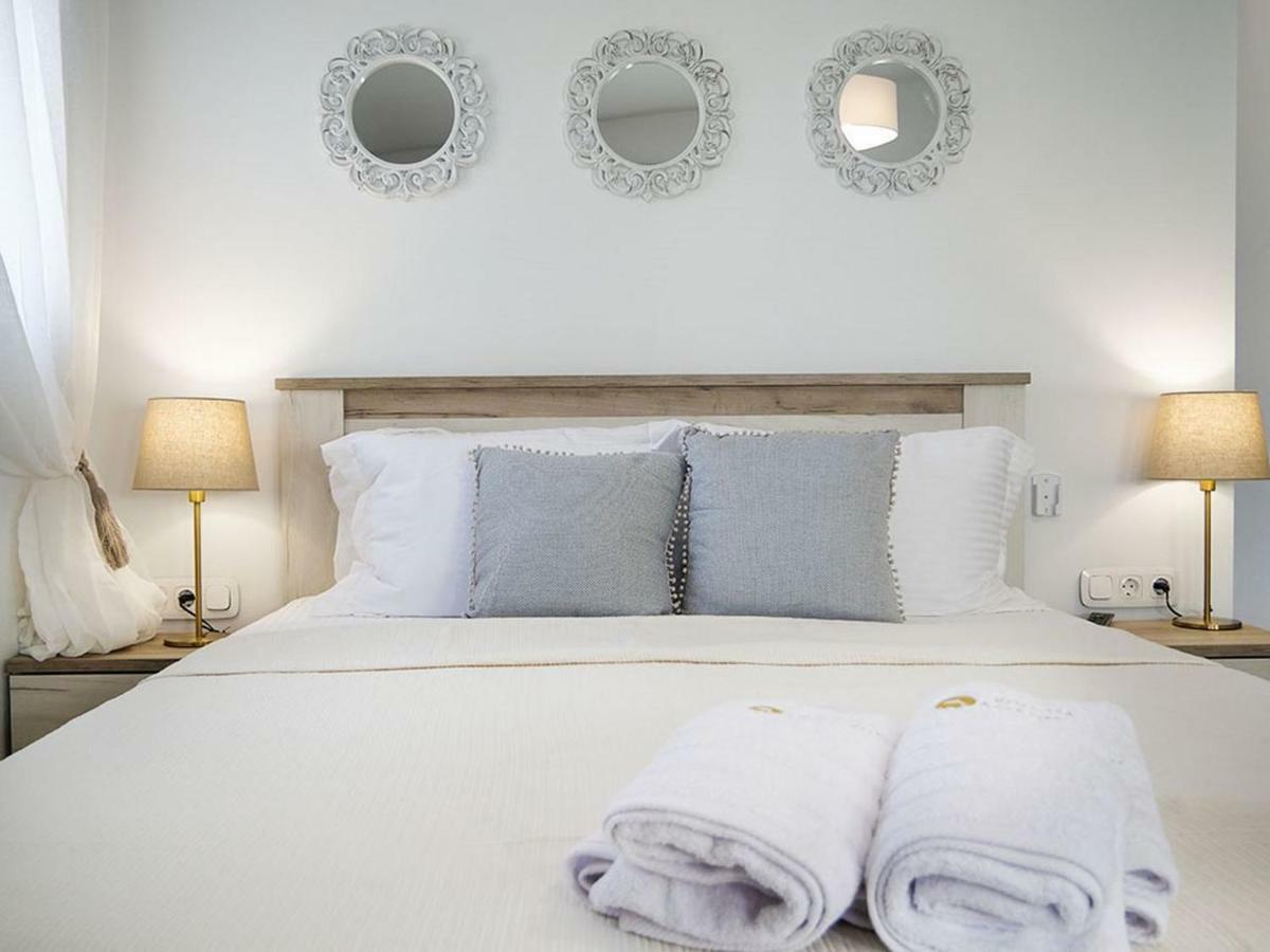 Komitsa Luxury Apartments Nea Roda Dış mekan fotoğraf